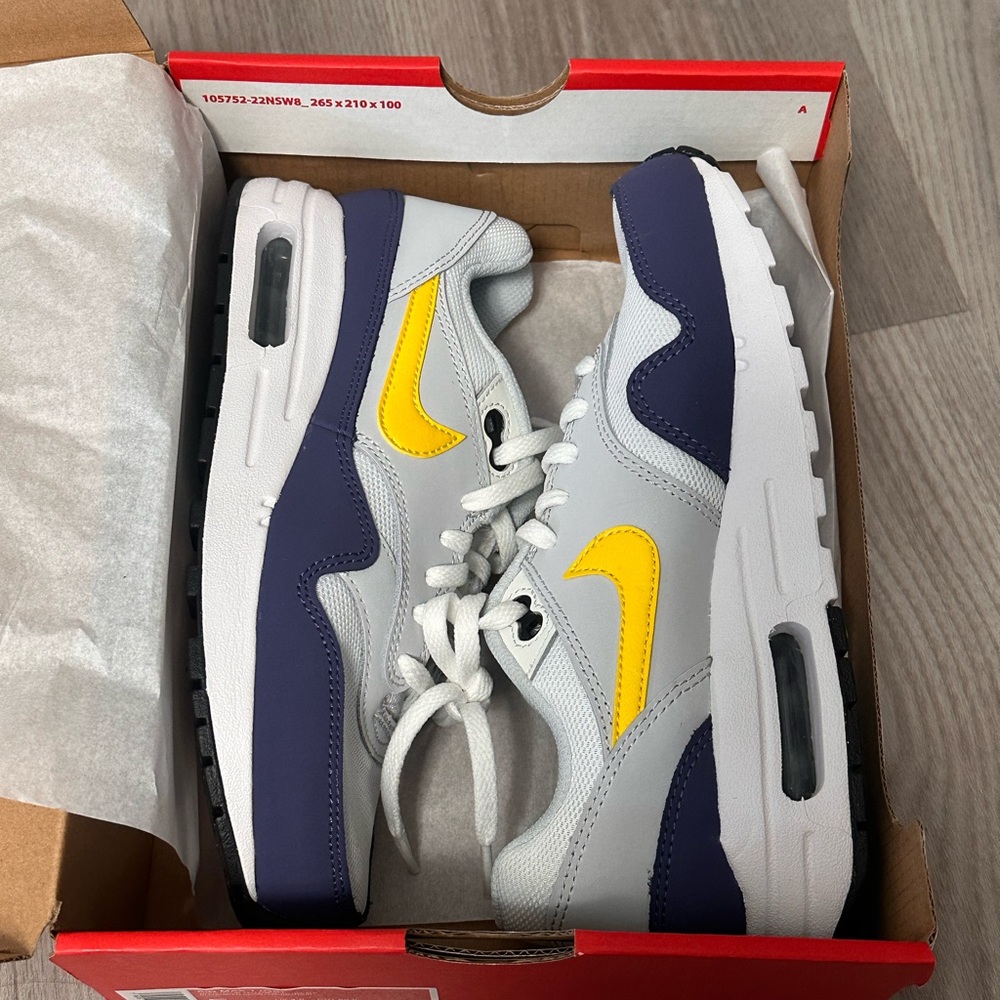 Nike Air Max 1 Grade School - White & Navy - Picture 2 of 4